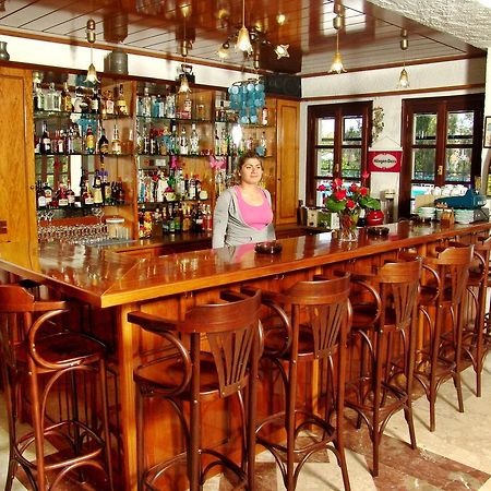 Hotel Pela Скала-Каллонис Экстерьер фото