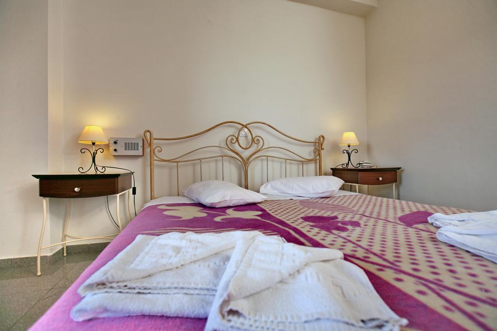 Hotel Pela Скала-Каллонис Экстерьер фото