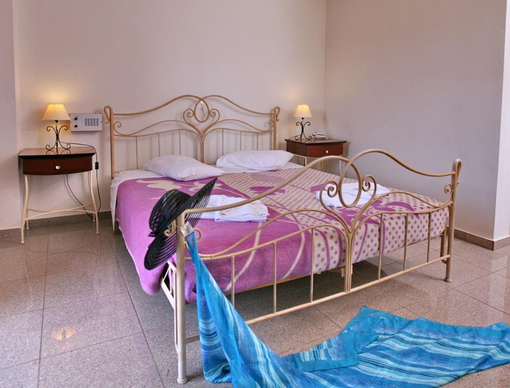 Hotel Pela Скала-Каллонис Экстерьер фото