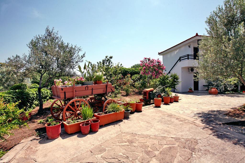 Hotel Pela Скала-Каллонис Экстерьер фото